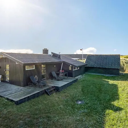 4 Bedroom Stunning In Hvide Sande Bjerregård