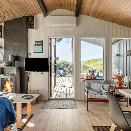 Feriehus Nice Home In Hvide Sande With Wifi